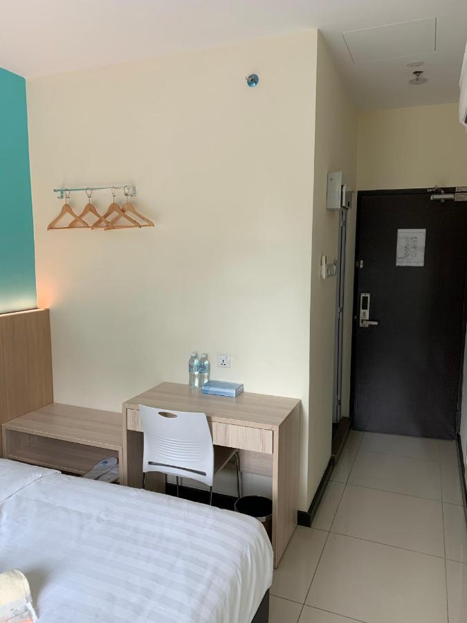 M Quality Hotel Гуа Мусанг Екстериор снимка