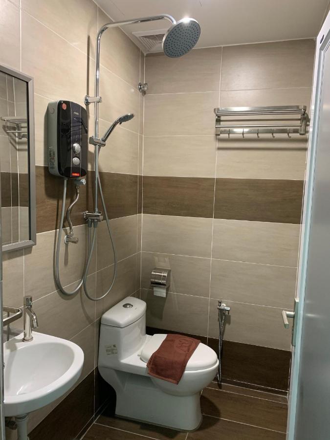 M Quality Hotel Гуа Мусанг Екстериор снимка