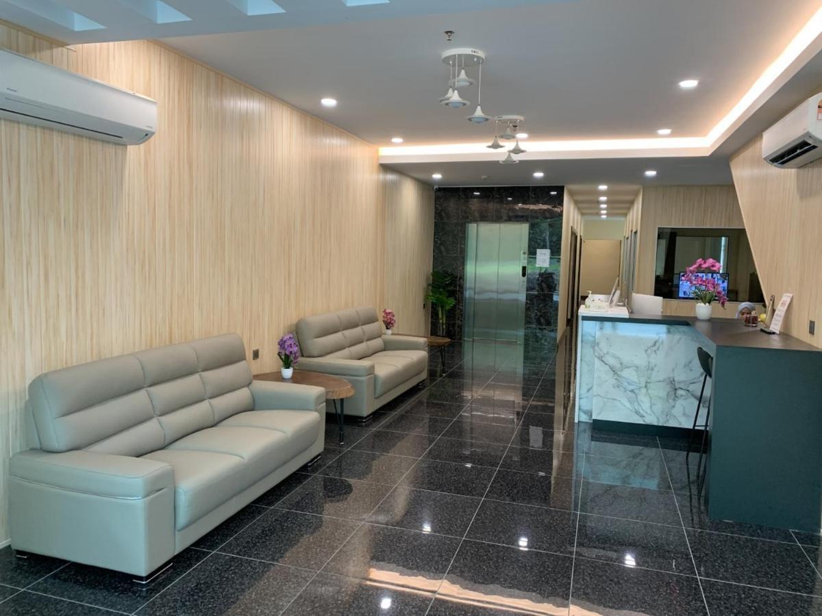 M Quality Hotel Гуа Мусанг Екстериор снимка