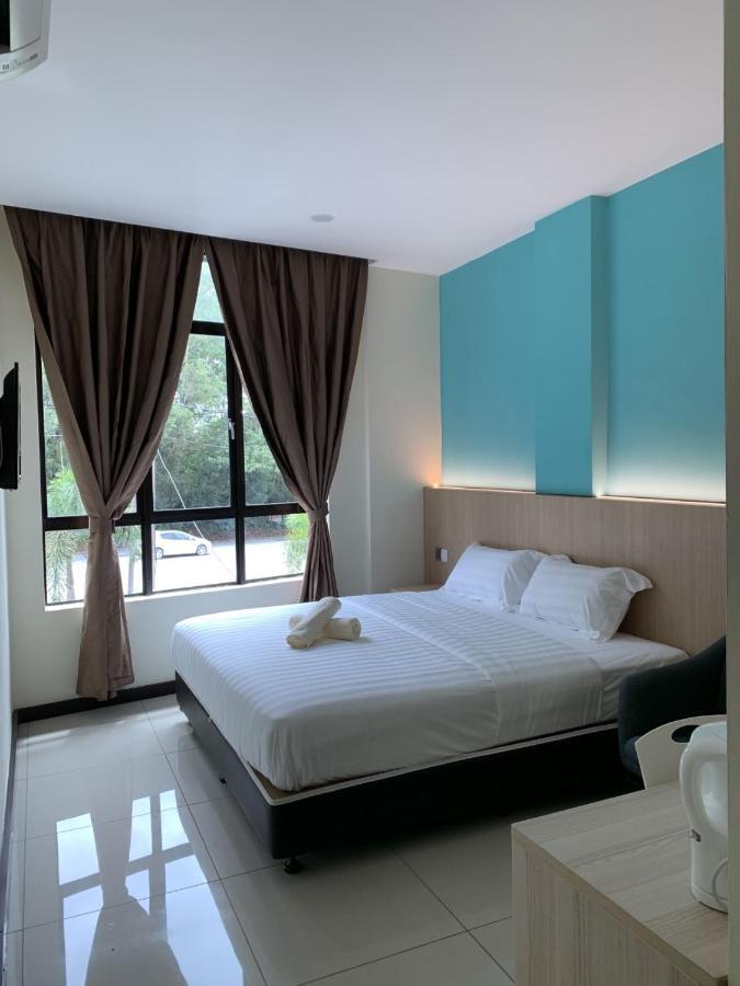 M Quality Hotel Гуа Мусанг Екстериор снимка